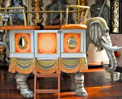 elephant manège.jpg