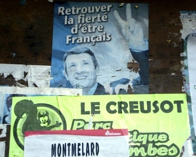 les feuilles vraiment très mortes,2009,petite lorgnette,détraquage,grand bazar,société du spectacle,politique,automne,les affiches se moquent de toi,hier,aujourd'hui,libéralisme,servitude,europe,promesses,panade,enrobage,impuissance,la france,traité de lisbonne,le temps qui vient,ignorance,argent,petites gens,dirigeants,souci,balade,murs,art contemporain sauvage,obsolète,devise shadok,robert pinget,souvenir du xxem siècle,monde à l'envers,oldies but goodies,somnifères,autruches